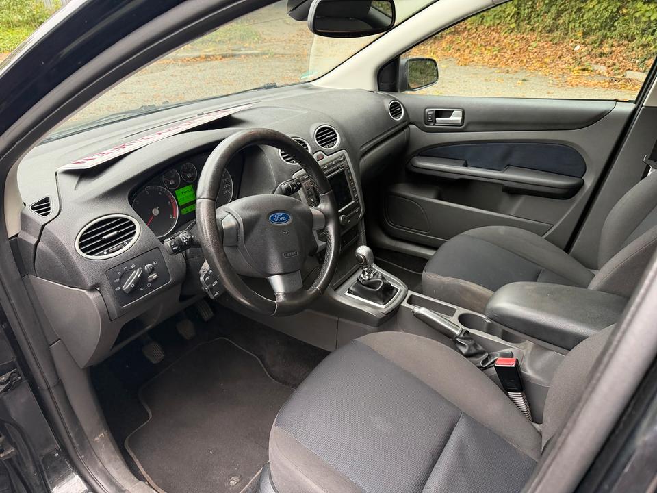 Ford Focus 2006 — photo 8