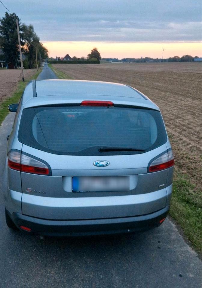 Ford S-Max 2008 — rear view