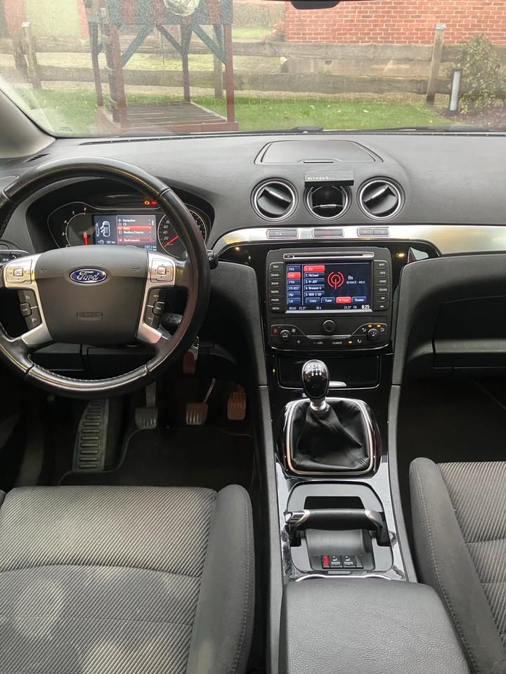 Ford S-Max 2013 — photo 10