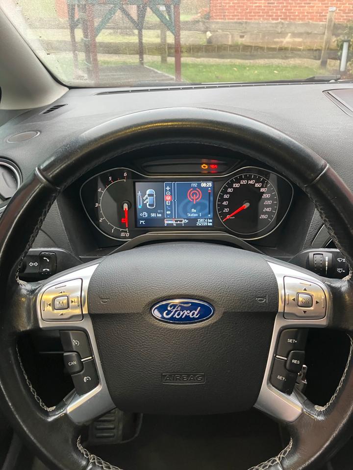 Ford S-Max 2013 — photo 11