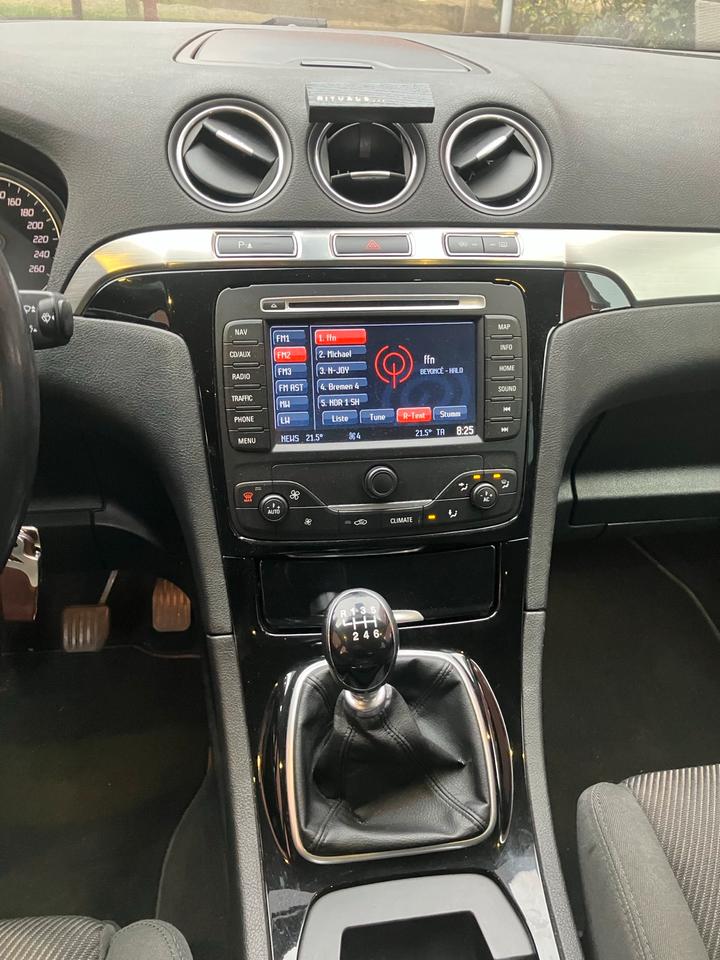 Ford S-Max 2013 — photo 15