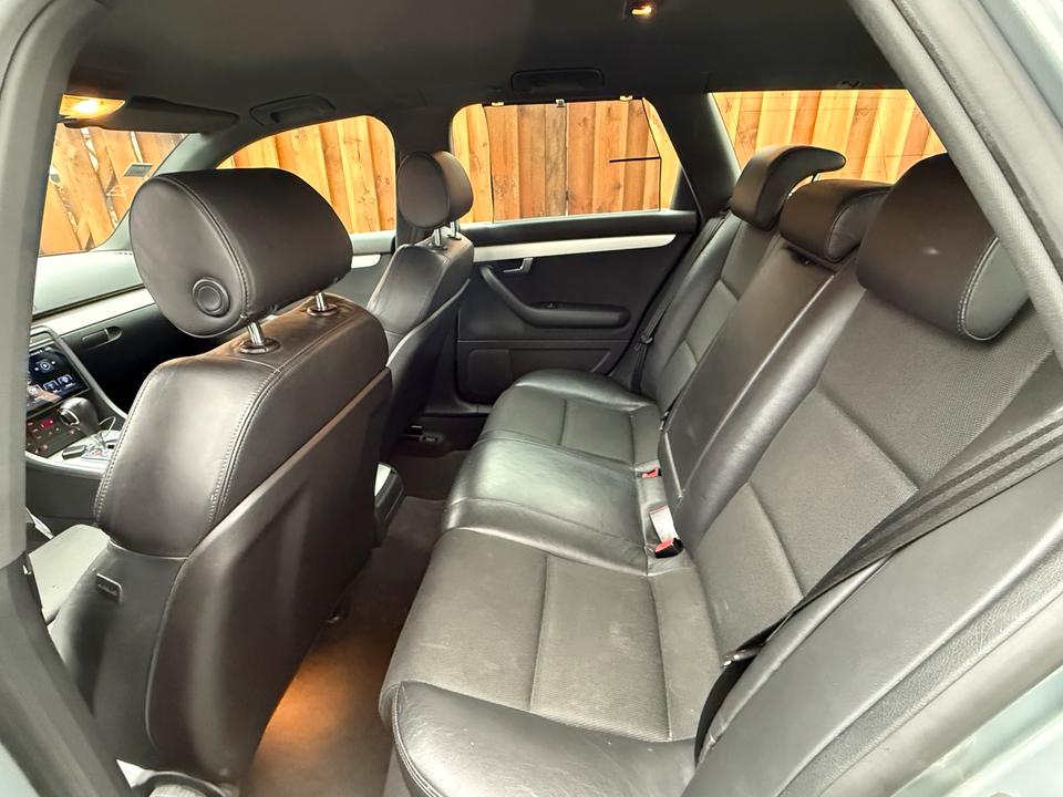 Audi A4 2007 — photo 8