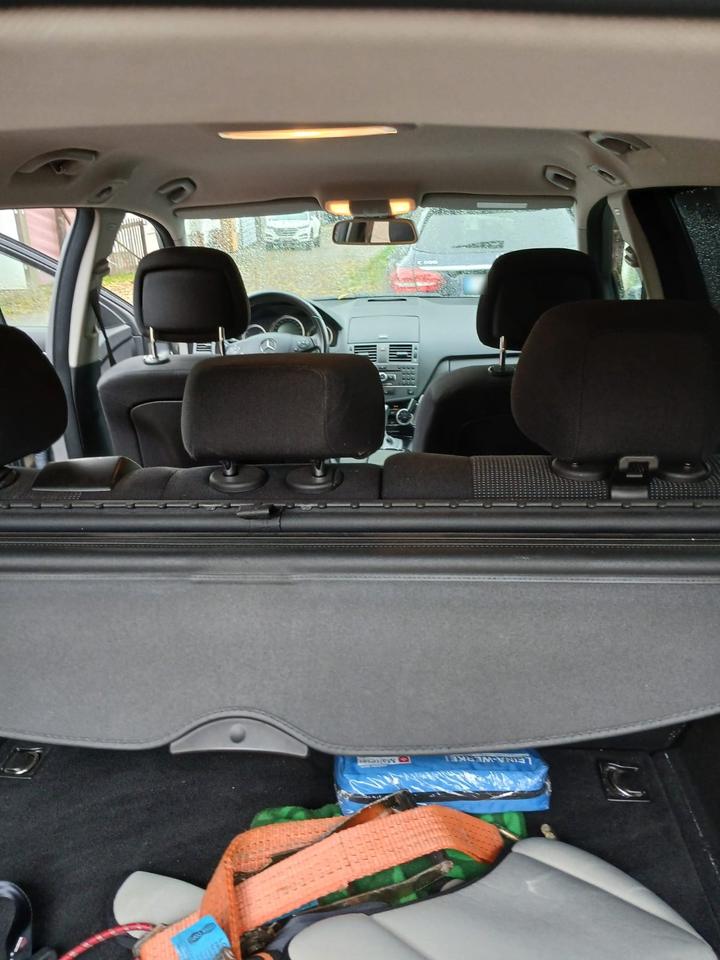 Mercedes Benz C 200 2010 — photo 12
