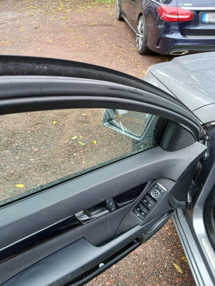 Mercedes Benz C 200 2010 — photo 14