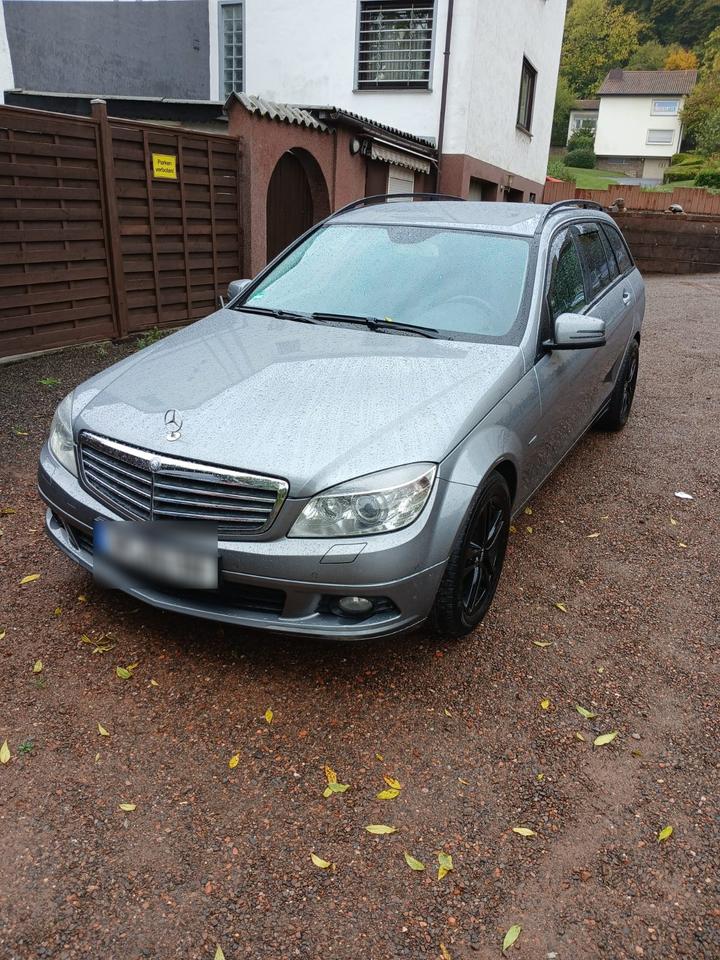Mercedes Benz C 200 2010 — photo 20