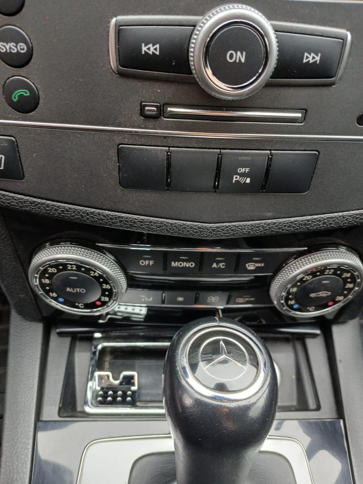Mercedes Benz C 200 2010 — photo 6