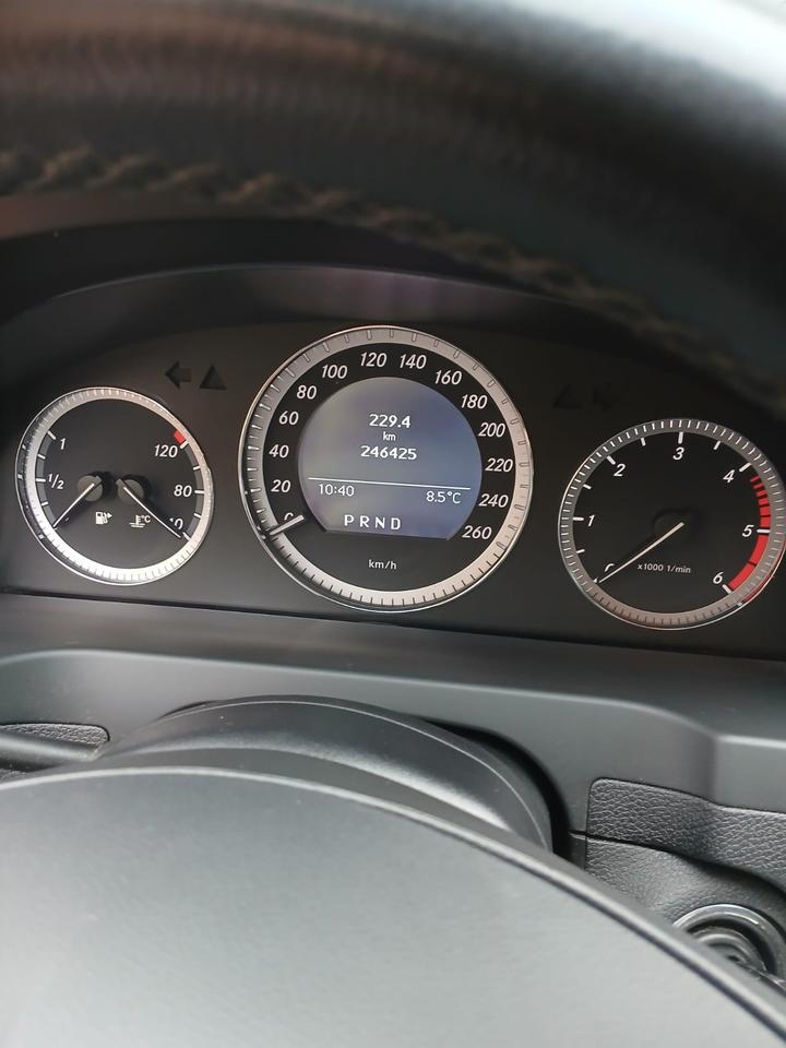 Mercedes Benz C 200 2010 — photo 9