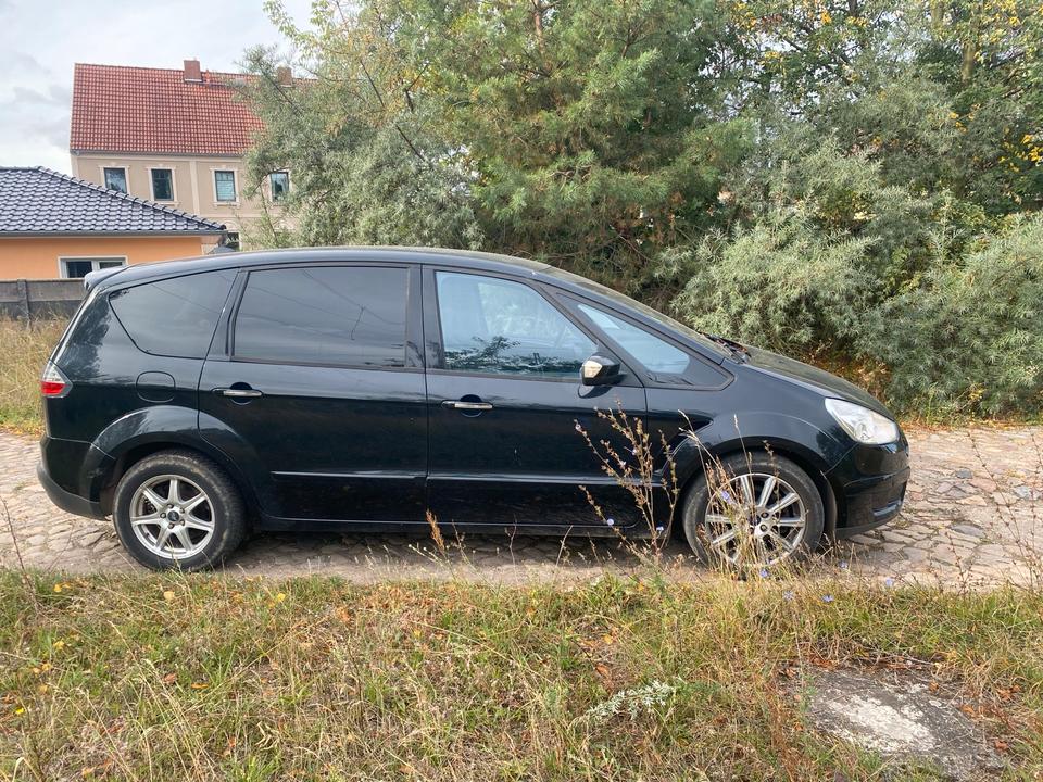 Ford S-Max 2010 — photo 7