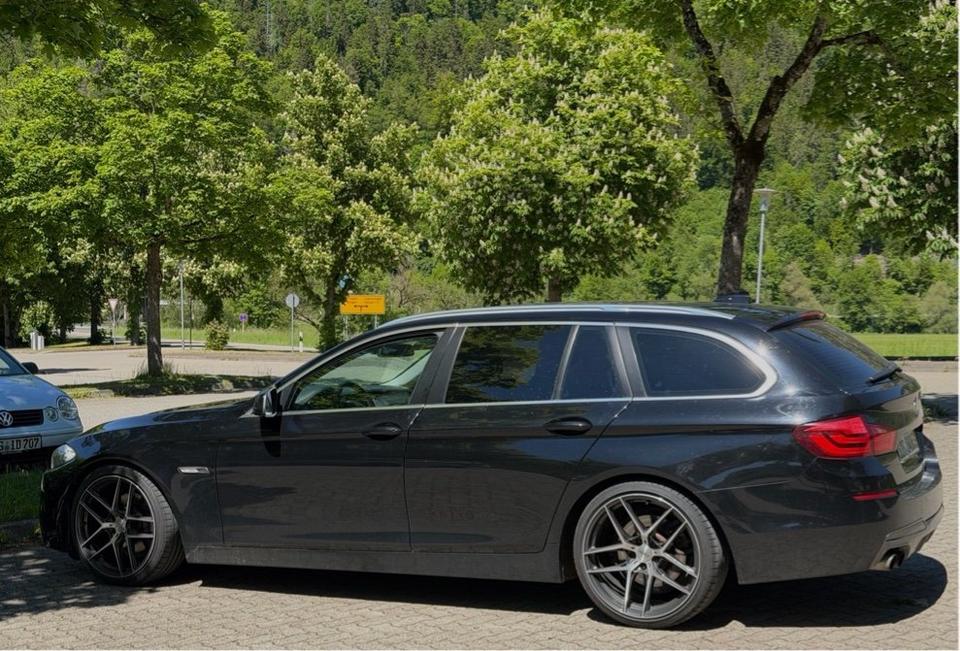BMW 520 2011 — двигун