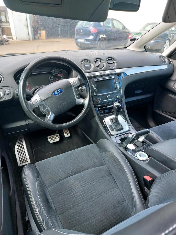 Ford S-Max 2011 — interior