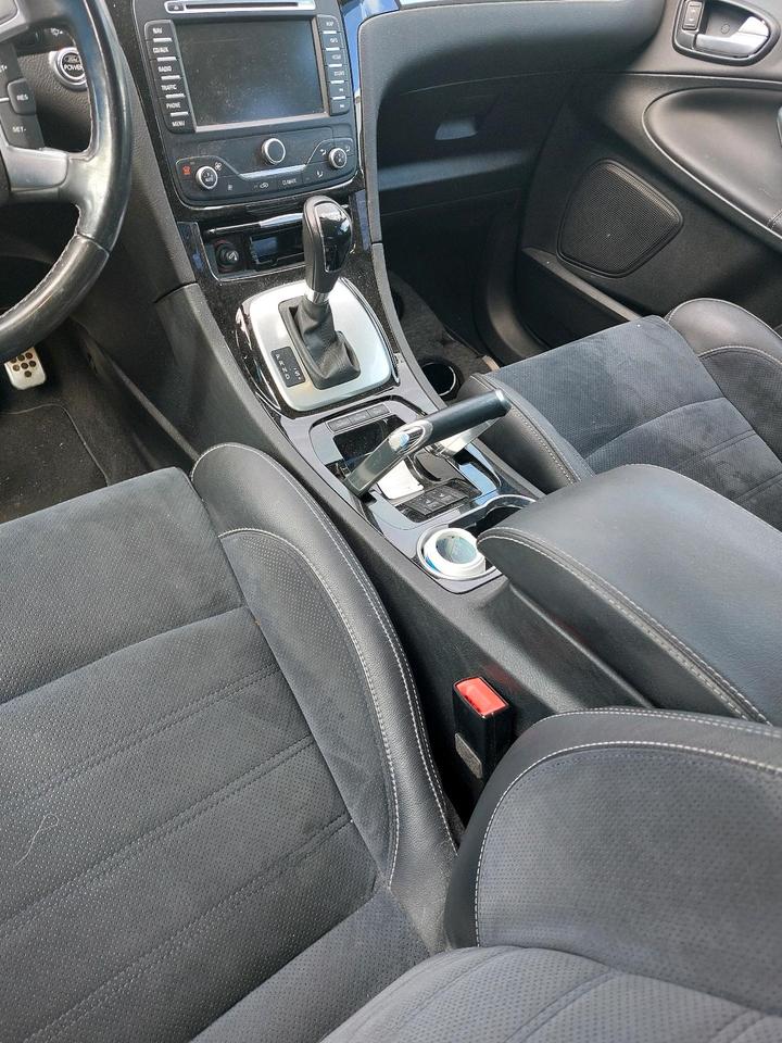 Ford S-Max 2011 — engine