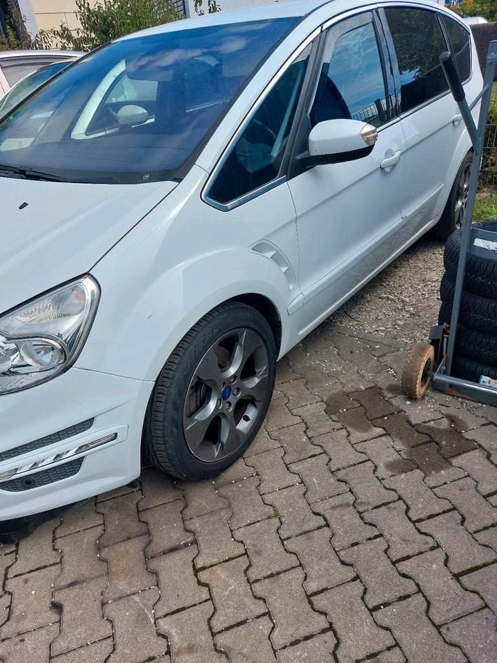 Ford S-Max 2011 — photo 9