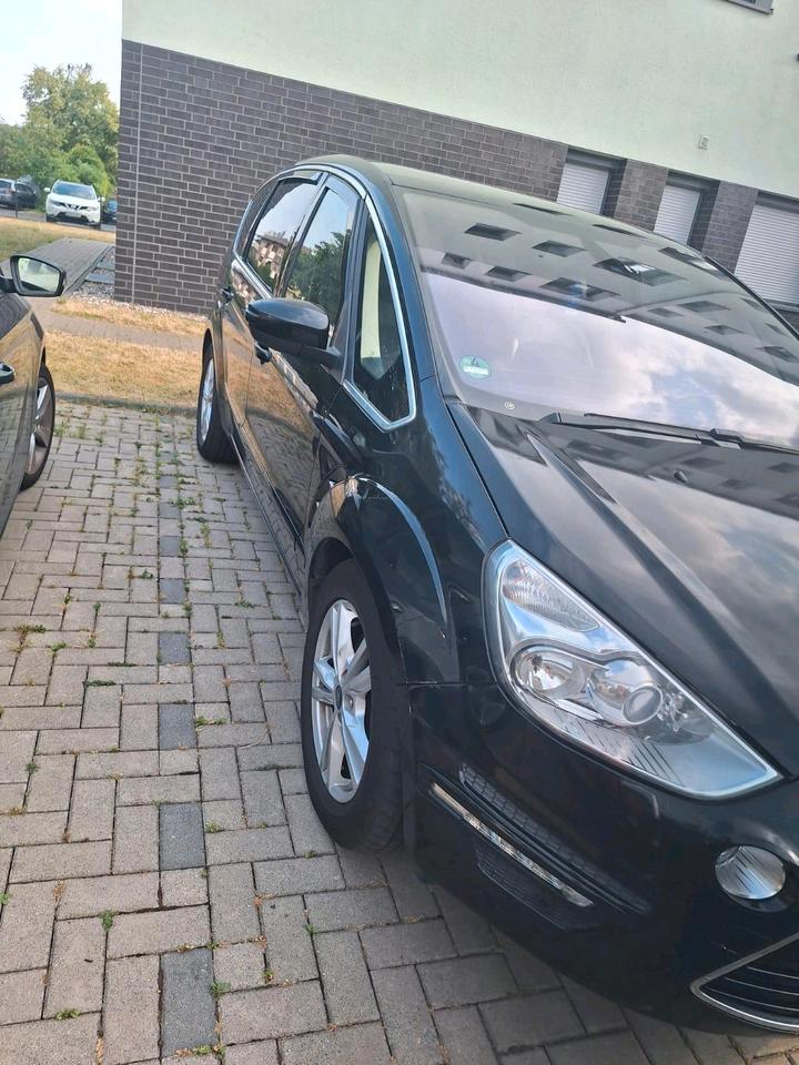 Ford Focus 2010 — вигляд ззаду