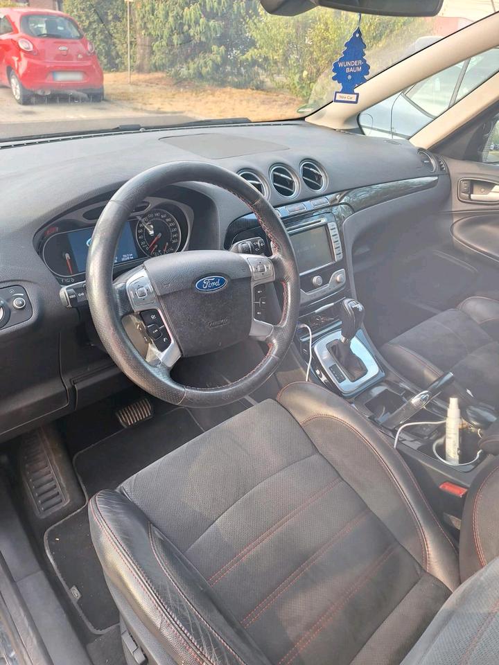 Ford Focus 2010 — двигун