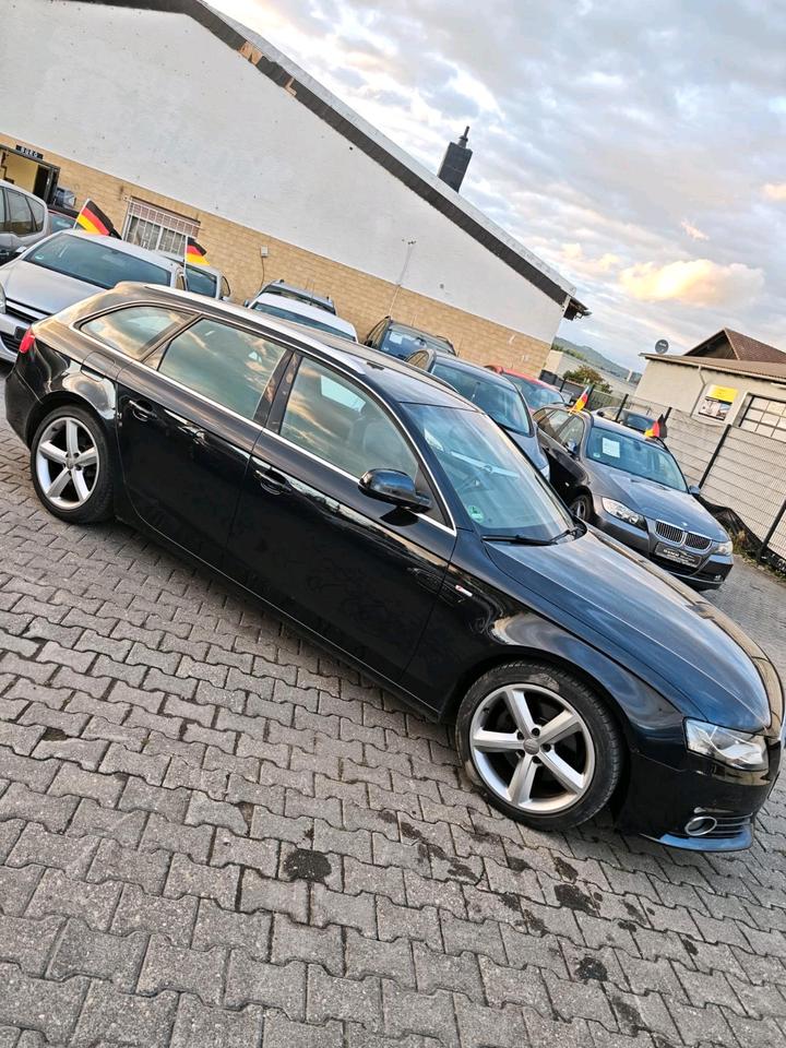 Audi A4 2010 — салон