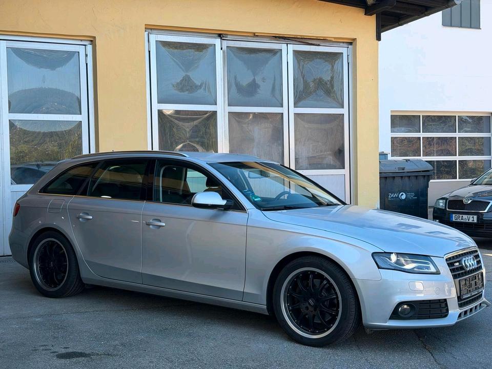 Audi A4 2011 — rear view