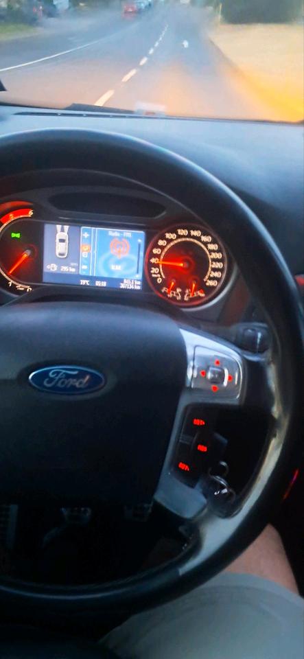 Ford S-Max 2010 — photo 10