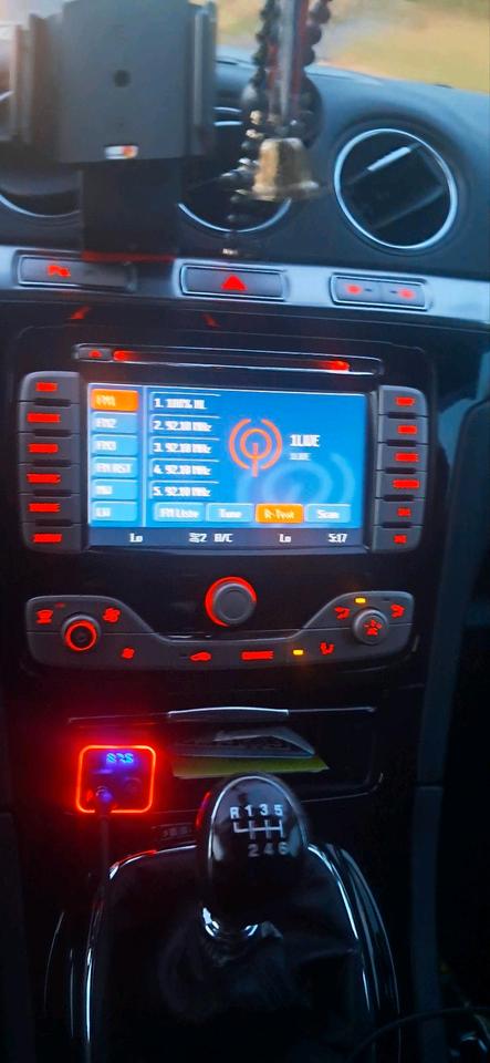 Ford S-Max 2010 — photo 9