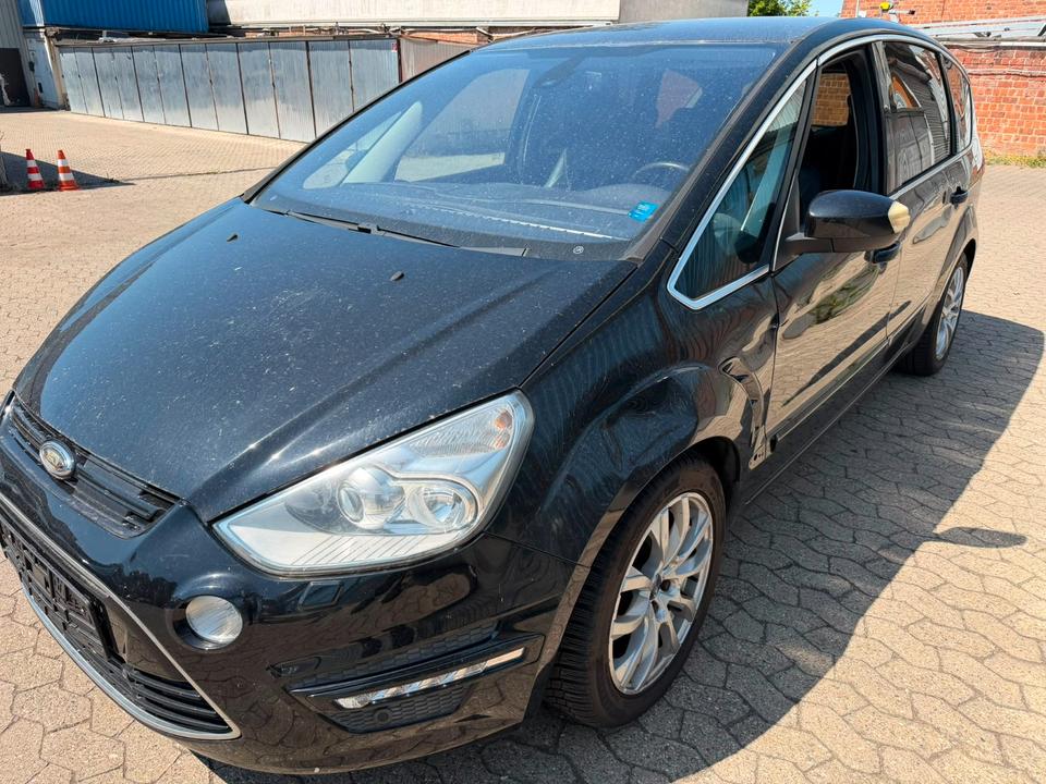 Ford S-Max 2011 — rear view