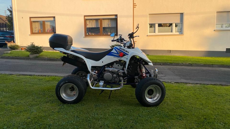 Suzuki Gelöscht • Suzuki LTZ 400 Quad TÜV bis 2028 LOF Zulassung 2009 — rear view