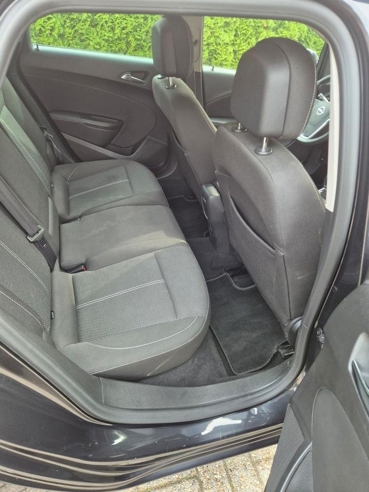 Opel Astra 2015 — photo 7