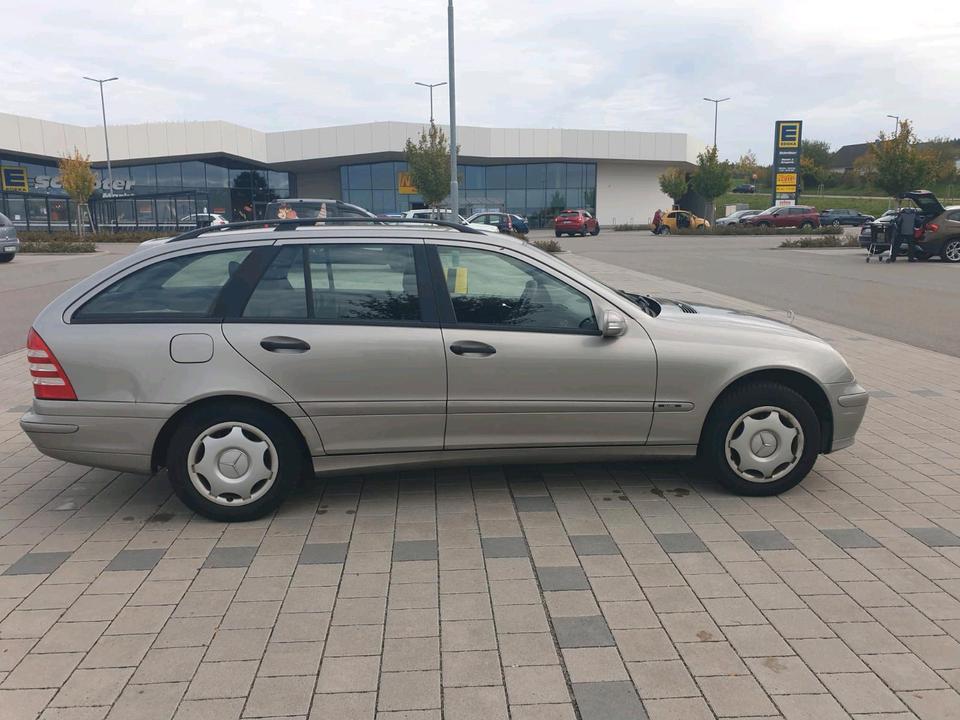 Mercedes Benz C 180 2004 — вигляд ззаду