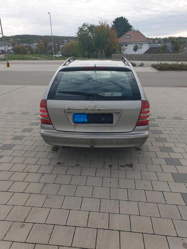 Mercedes Benz C 180 2004 — салон