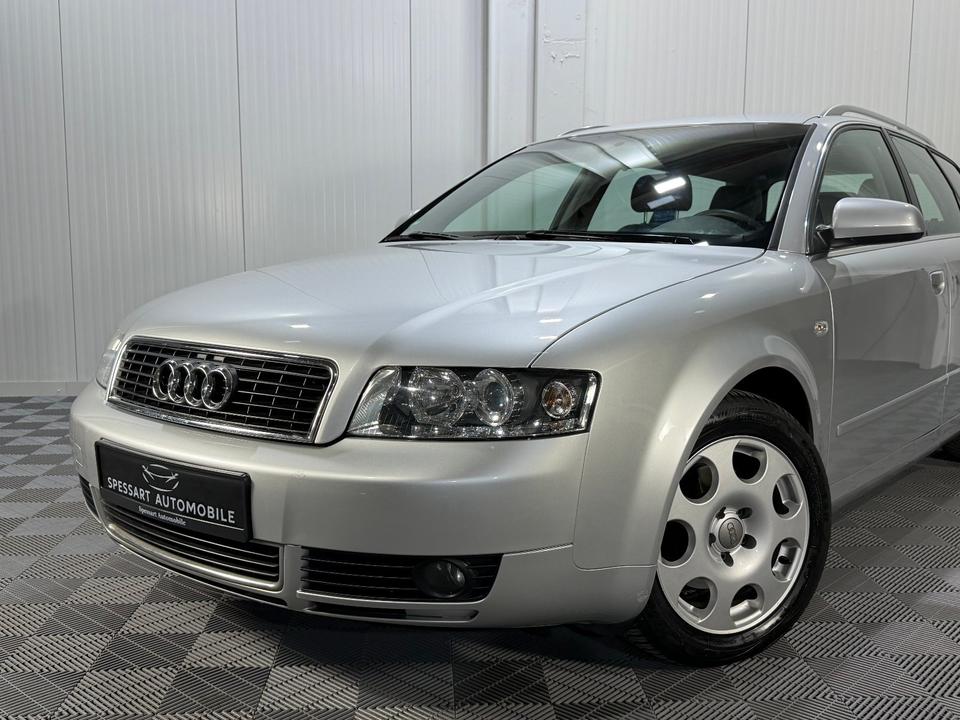 Audi A4 2004 — rear view