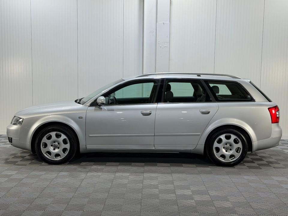 Audi A4 2004 — interior