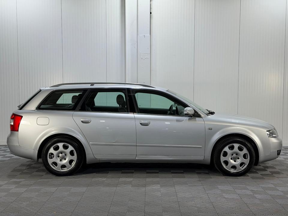 Audi A4 2004 — photo 6
