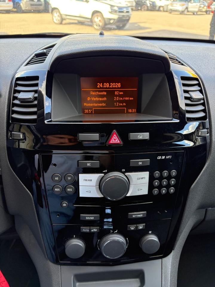Opel Zafira 2010 — photo 20
