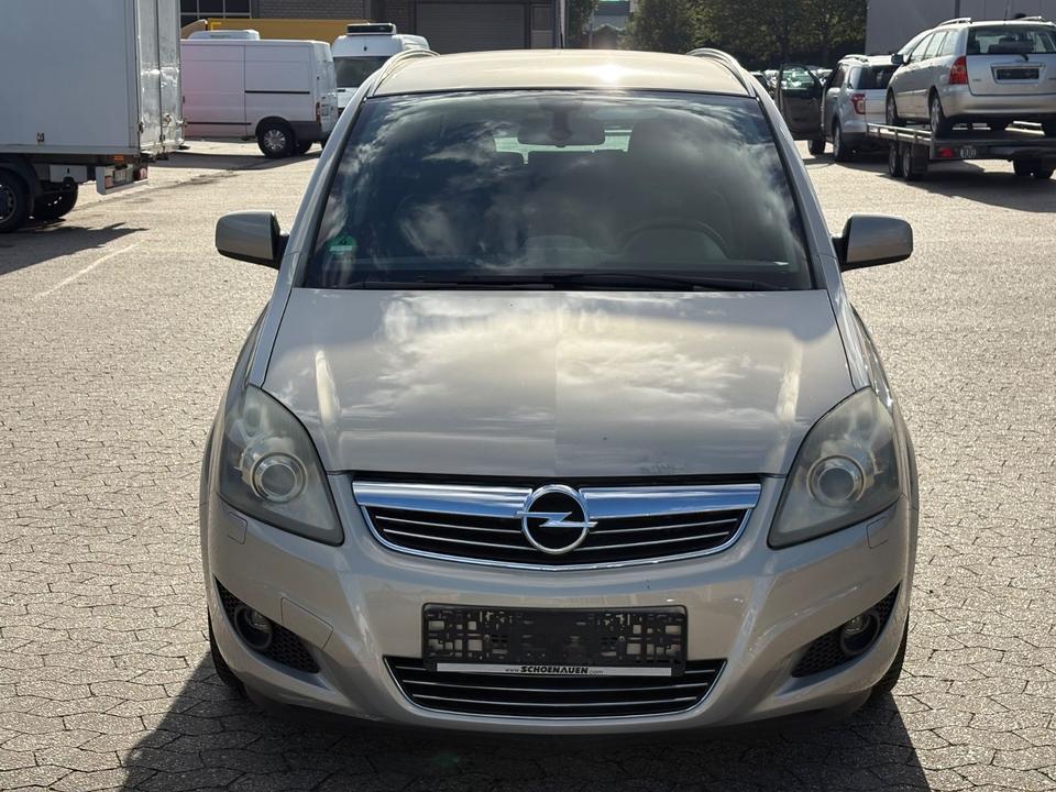 Opel Zafira 2010 — interior