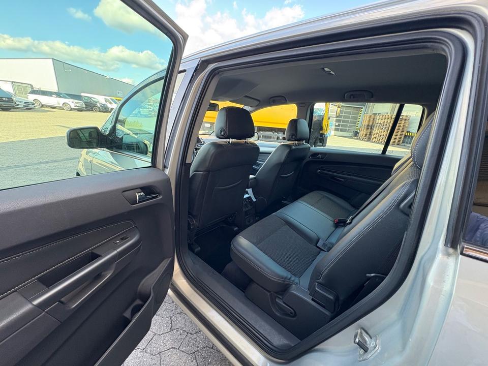Opel Zafira 2010 — photo 30