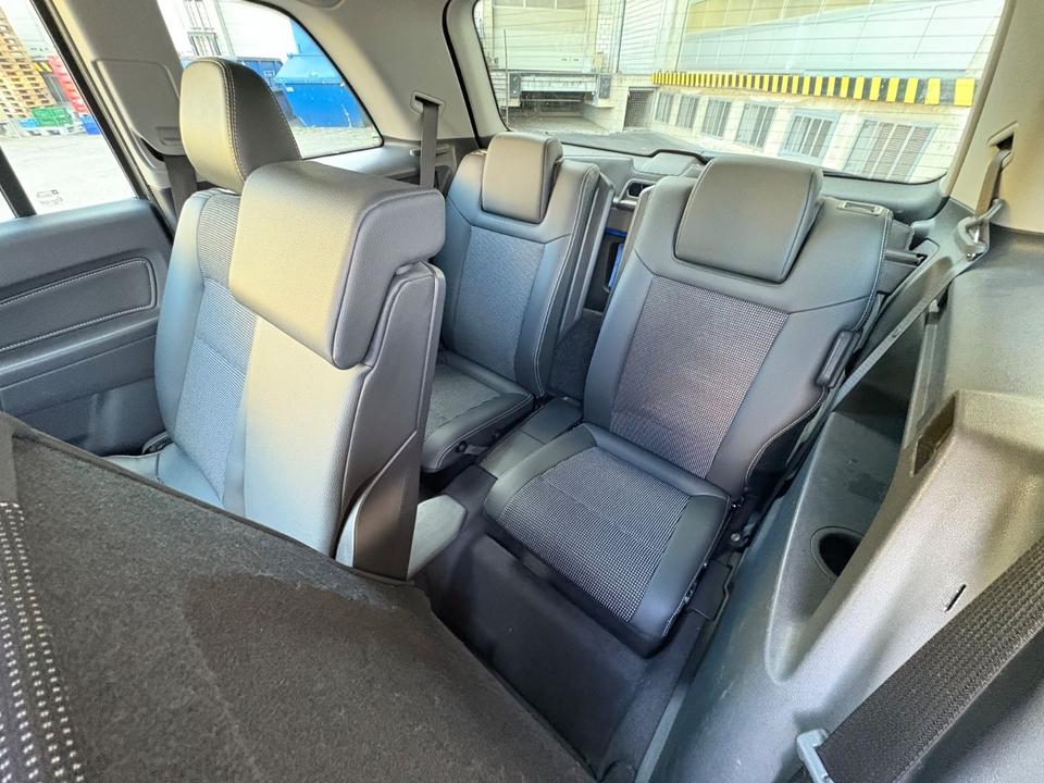 Opel Zafira 2010 — photo 36
