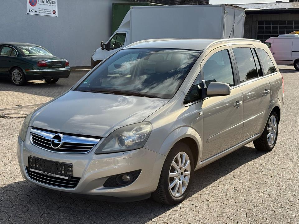 Opel Zafira 2010 — engine