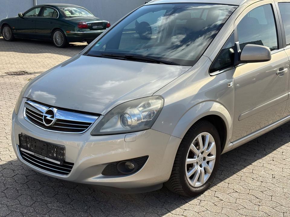 Opel Zafira 2010 — photo 5