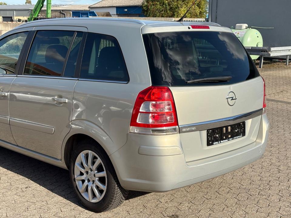 Opel Zafira 2010 — photo 8