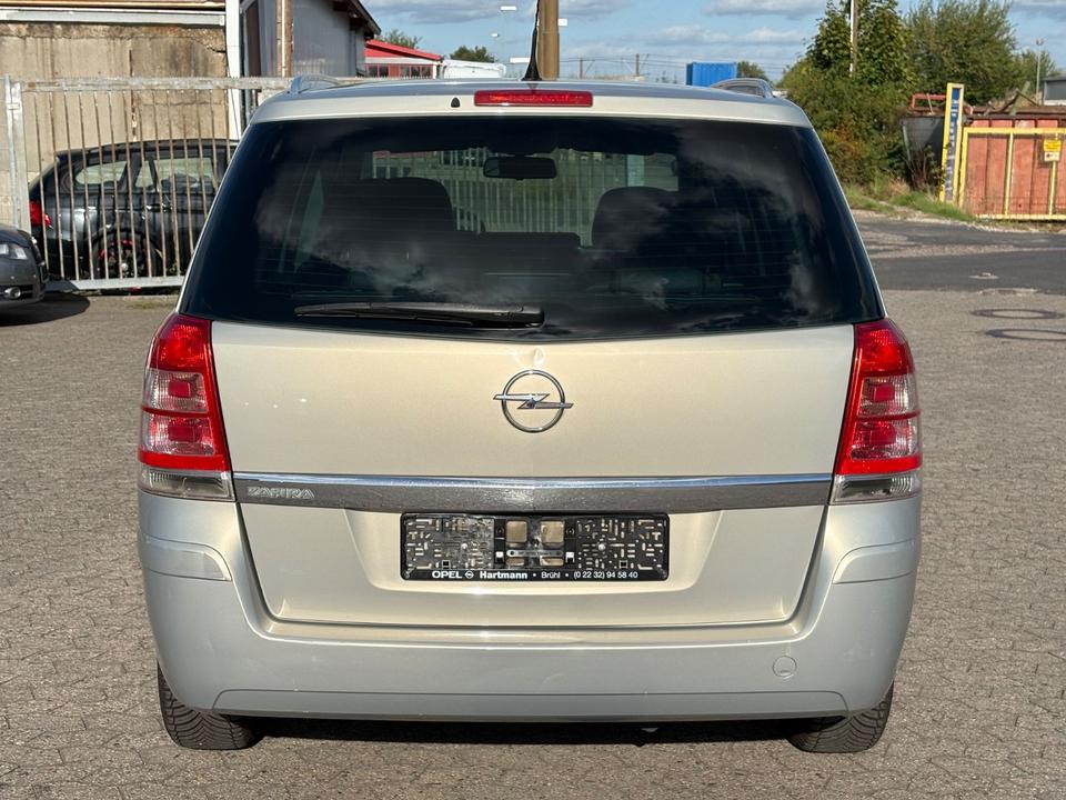 Opel Zafira 2010 — photo 9