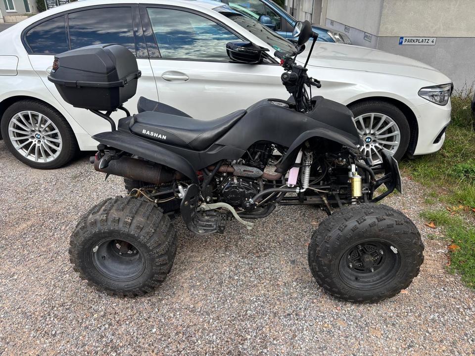 Weitere Motorräder Quad Bashan 2012 — interior
