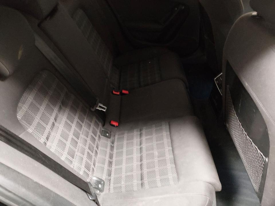 Audi A4 2015 — photo 12