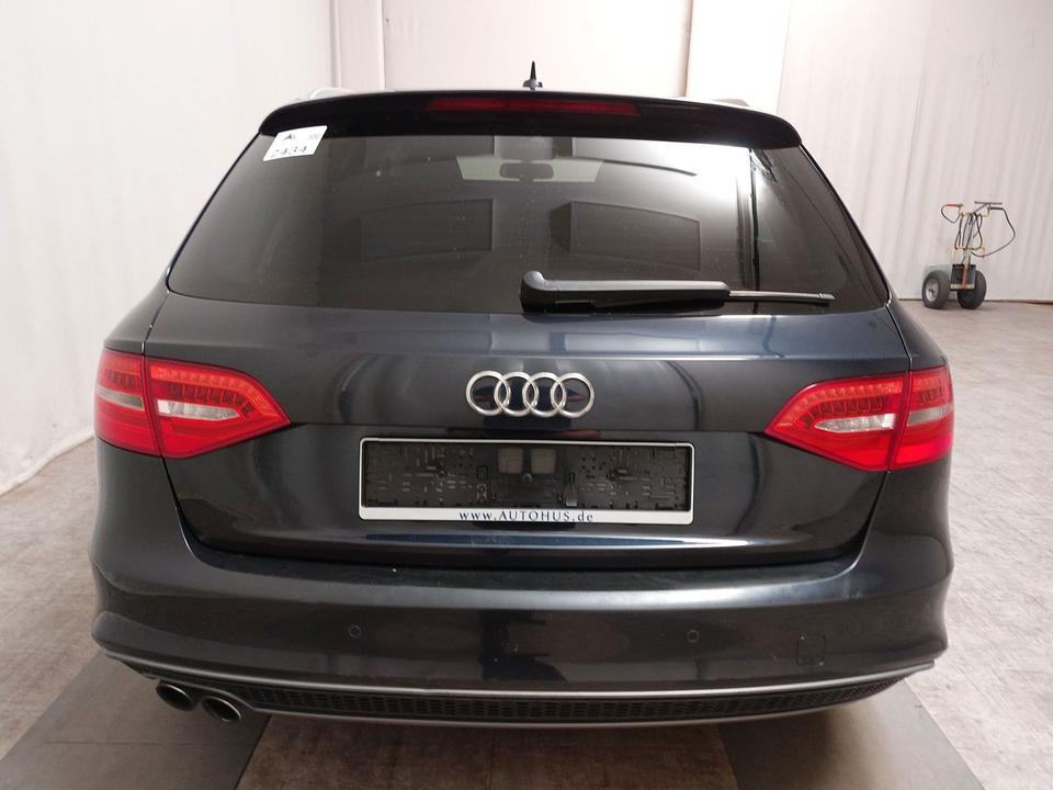 Audi A4 2015 — photo 14