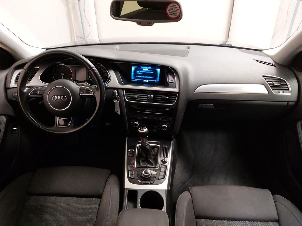 Audi A4 2015 — photo 17