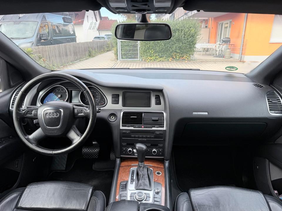 Audi Q7 2009 — photo 10