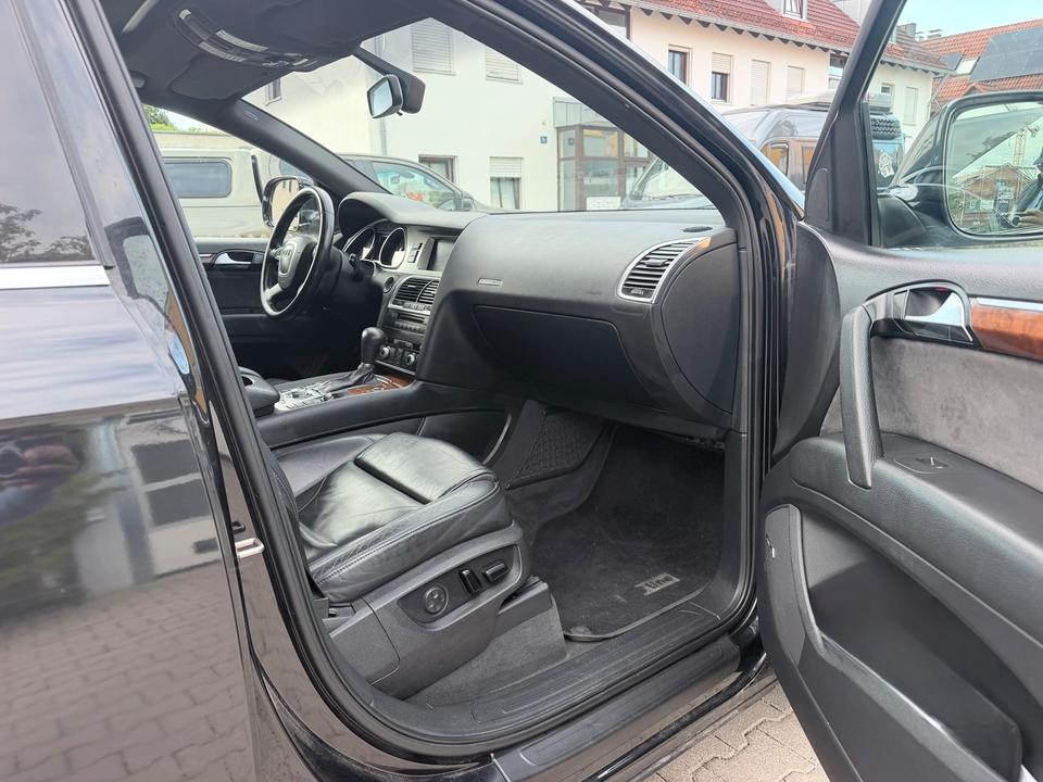Audi Q7 2009 — photo 11