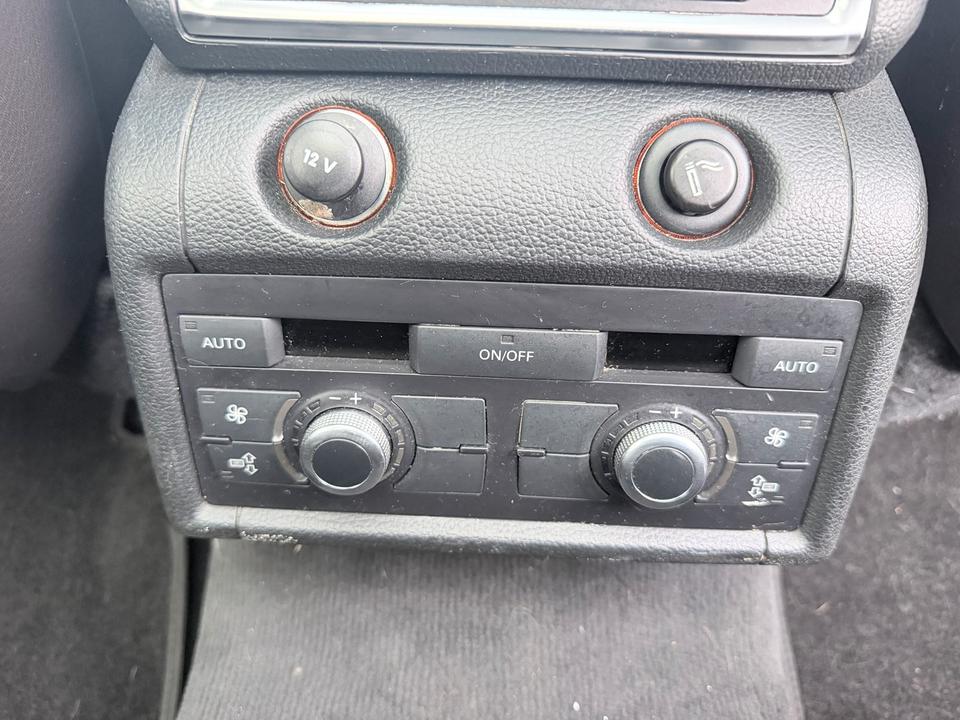Audi Q7 2009 — photo 16