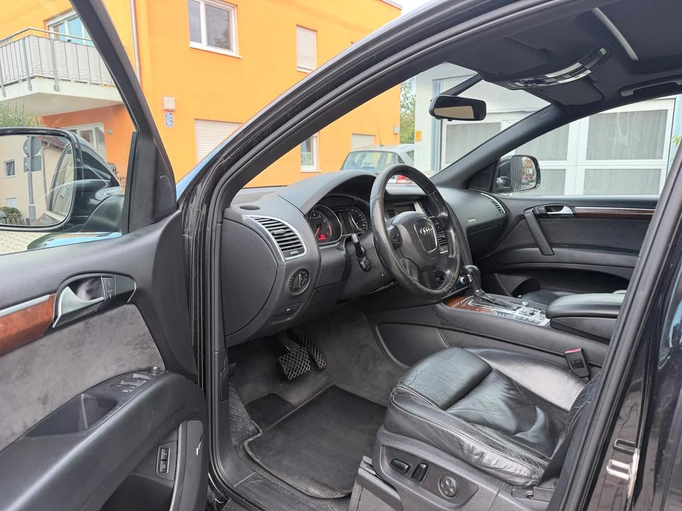 Audi Q7 2009 — photo 9