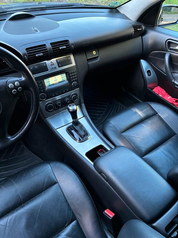 Mercedes Benz C 220 2005 — photo 13