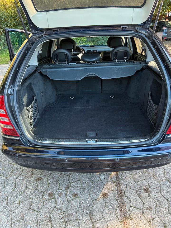 Mercedes Benz C 220 2005 — photo 14