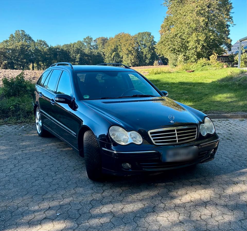 Mercedes Benz C 220 2005 — interior