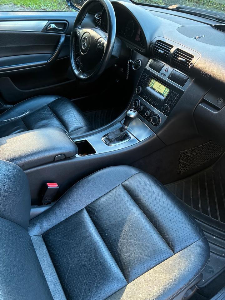 Mercedes Benz C 220 2005 — photo 7